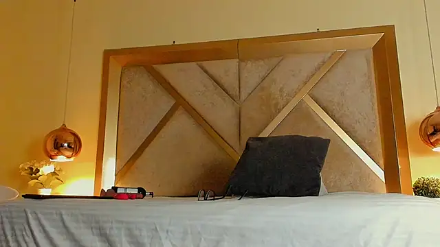 ElenaWatsonn online show from April 2026 08:13:02 PM