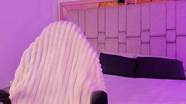 ElaRabbit online show from April 2026 12:35:02 PM