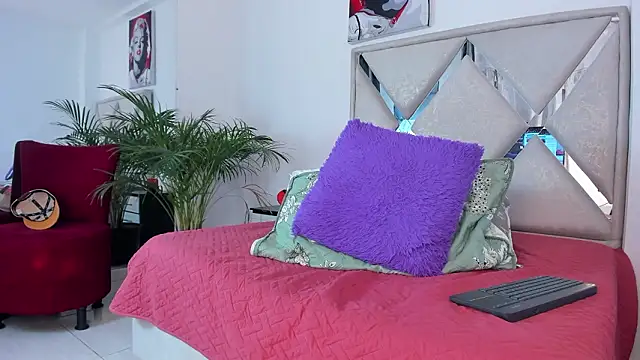 Liam saint online show from March 2026 01:37:02 PM