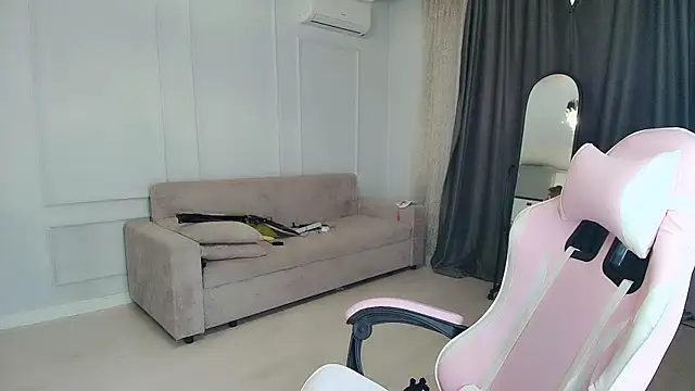 jasmilee online show from July 2026 12:22:02 PM