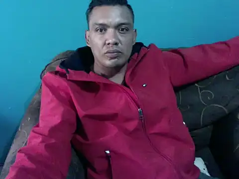 Snapshot of latinomoreno95 chatting on February 2026 09:00:01 PM latinomoreno95 online show from February 2026 09:00:01 PM