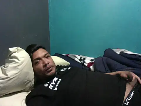 Snapshot of latinomoreno95 chatting on April 2026 11:18:02 AM latinomoreno95 online show from April 2026 11:18:02 AM