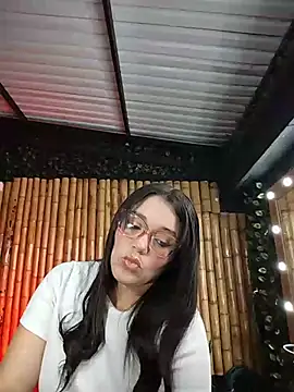 Snapshot of Astrid_williams chatting on June 2026 02:05:01 AM Astrid williams online show from June 2026 02:05:01 AM