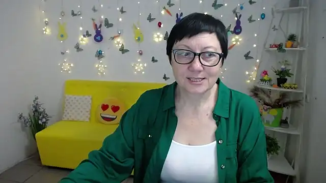 EmilyL0ve online show from April 2026 05:18:02 AM