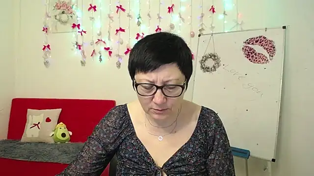 EmilyL0ve online show from April 2026 05:13:01 AM