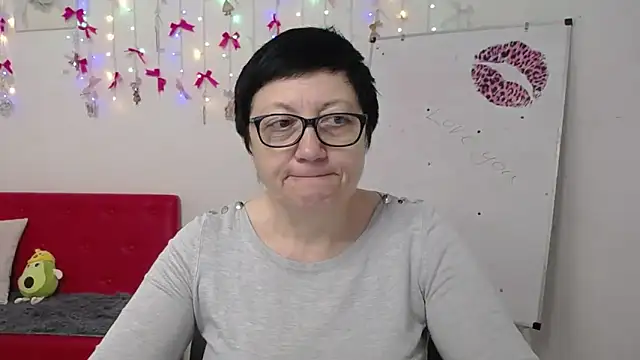 EmilyL0ve online show from April 2026 05:18:02 AM