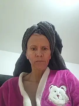 cintia love online show from April 2026 05:43:01 PM