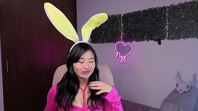 LolaOpalX online show from April 2026 01:05:02 AM