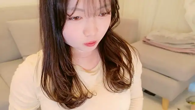   Yui  online show from April 2026 12:54:02 AM