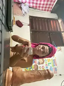 Snapshot of HugeNipsRosalinda chatting on April 2026 07:46:01 AM HugeNipsRosalinda online show from April 2026 07:46:01 AM