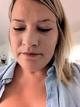 Snapshot of Pxetiteblonde1 chatting on July 2026 10:31:01 AM Pxetiteblonde1 online show from July 2026 10:31:01 AM
