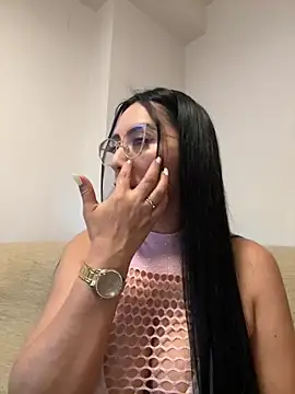 nataliia queen  online show from April 2026 01:20:02 AM