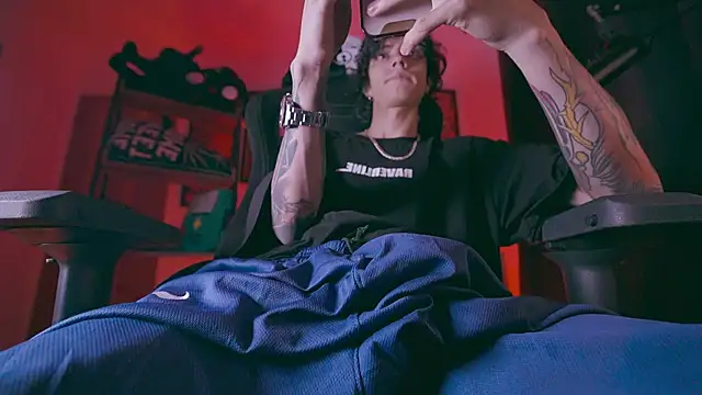 Olliver   y online show from April 2026 12:32:01 AM