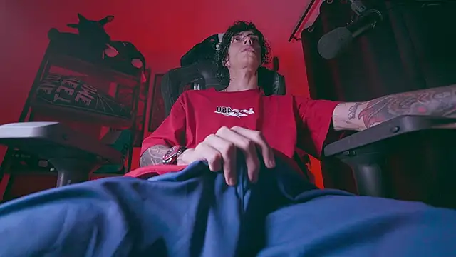 Olliver   y online show from April 2026 11:32:01 PM