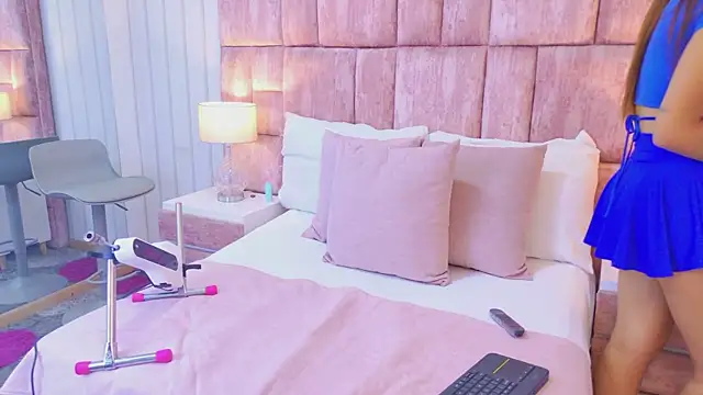 VioletFroost online show from April 2026 07:37:02 PM