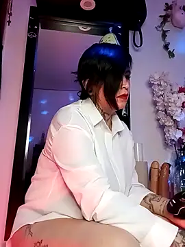 Casandramillf online show from April 2026 06:47:01 PM