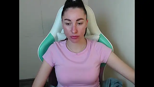 cammila horn online show from April 2026 05:05:01 AM