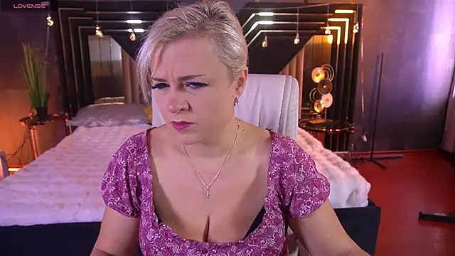 CrystalVibe online show from March 2026 06:19:02 AM