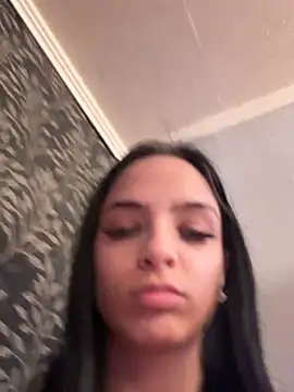 Evelin199 online show from April 2026 02:25:01 PM