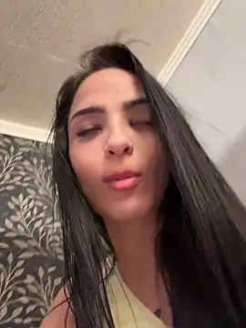 Evelin199 online show from April 2026 07:07:02 PM