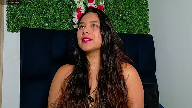 AnnaSmiles online show from April 2026 06:09:01 PM