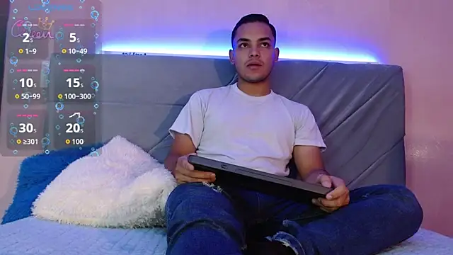 studentdeivy  online show from February 2026 10:58:01 AM