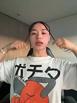 crystal dlun online show from April 2026 11:03:01 PM