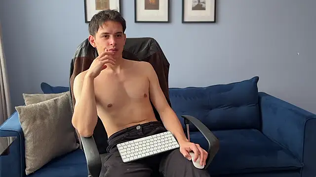 Enzho liam online show from March 2026 06:35:02 PM