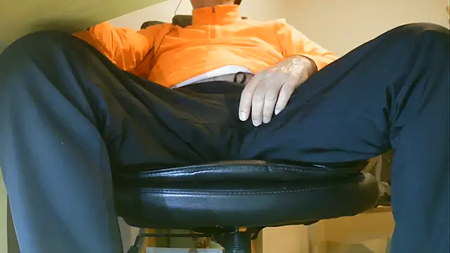 schlueppee64 online show from March 2026 08:19:02 PM