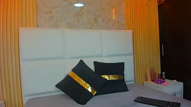 GraceAlexa12 online show from April 2026 02:41:01 PM