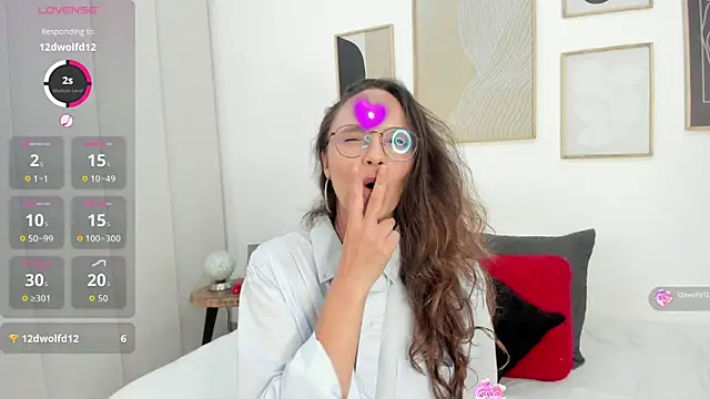 Julianneharris online show from April 2026 03:39:02 PM