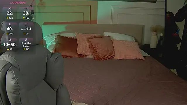  SilkyShadow  online show from March 2026 01:01:01 AM