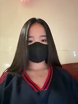 Gwen879 online show from March 2026 12:25:02 AM