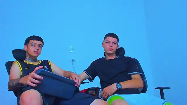 Thomas-Wil online show from April 2026 08:11:01 PM