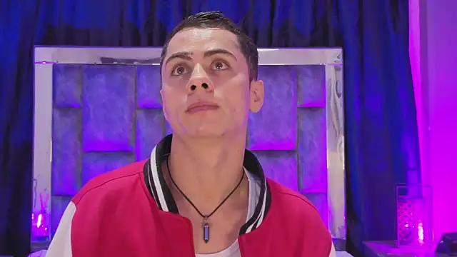 LeoMonnroe online show from February 2026 07:23:02 PM