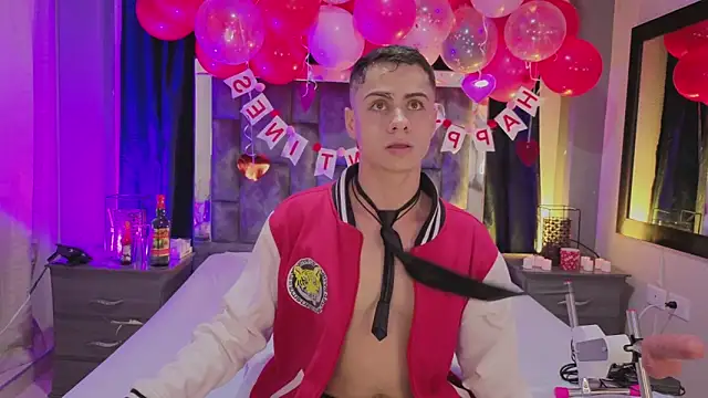 LeoMonnroe online show from February 2026 07:53:02 PM