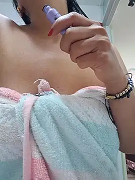 LunaRouuse  online show from March 2026 02:33:02 PM