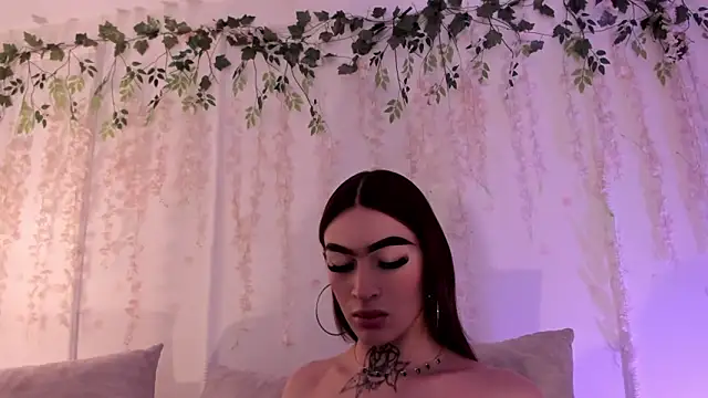 lizz lunna online show from March 2026 08:59:02 PM