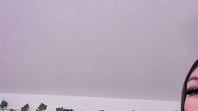 lizz lunna online show from March 2026 09:54:01 PM