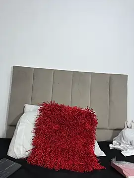 LeslyCooper1 online show from February 2026 07:10:02 PM