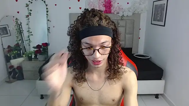 Axel fox77 online show from June 2026 01:17:02 AM
