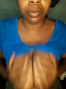 Snapshot of bigboobylicious chatting on February 2026 04:05:02 AM bigboobylicious online show from February 2026 04:05:02 AM