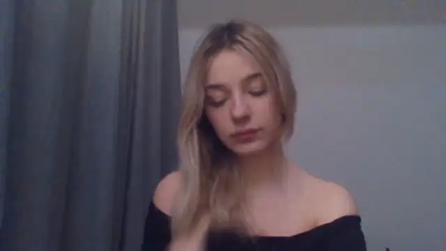 Snapshot of EvelineMagnetic chatting on January 2026 03:39:01 PM EvelineMagnetic online show from January 2026 03:39:01 PM