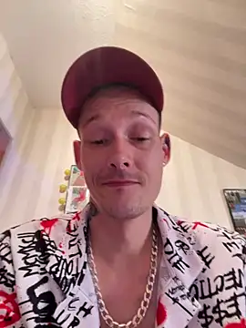 Donaldduck0069 online show from April 2026 08:54:02 PM