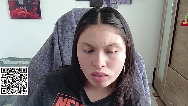 yessica gomez01 online show from April 2026 06:55:02 PM