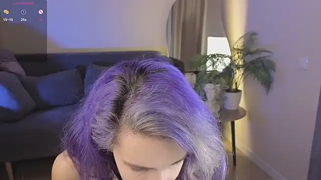 Snapshot of AuraLaunni chatting on July 2026 07:34:02 AM AuraLaunni online show from July 2026 07:34:02 AM