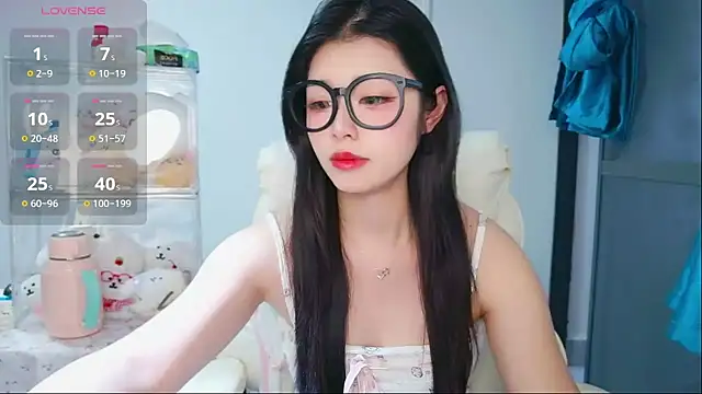 -XiaoYu-777 online show from March 2026 10:19:01 AM