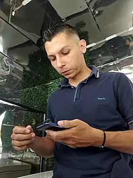 Andres storm online show from April 2026 07:18:02 PM