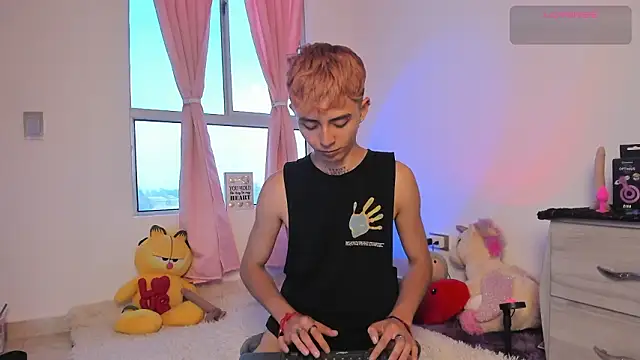 Maiky Cooper01 online show from February 2026 05:07:02 PM