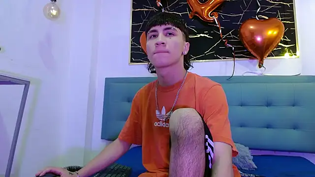 Snapshot of XanderGrey8 chatting on February 2026 07:20:02 PM XanderGrey8 online show from February 2026 07:20:02 PM